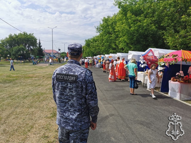 Росгвардейцы обеспечили безопасность празднования Дня России в Курганской области