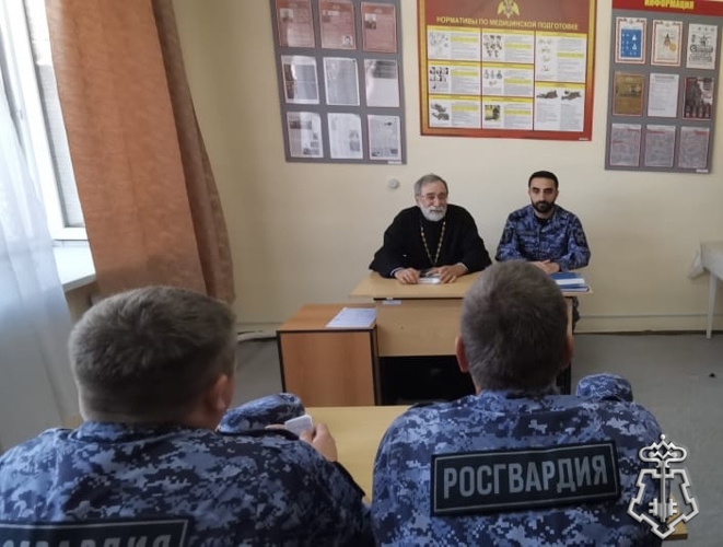 Сотрудники вневедомственной охраны провели встречи со священнослужителями