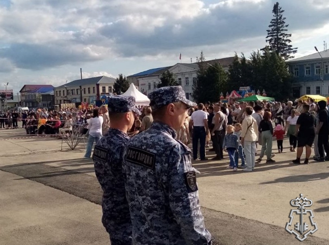 Росгвардейцы обеспечили правопорядок на массовых мероприятиях в Зауралье