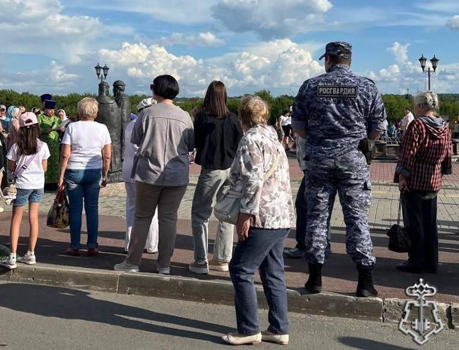 Росгвардейцы обеспечили безопасность празднования Дня семьи, любви и верности в Зауралье