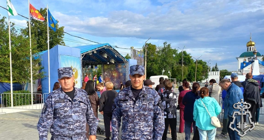 Росгвардейцы выполнили задачи по охране правопорядка на массовых молодежных мероприятиях в Курганской области
