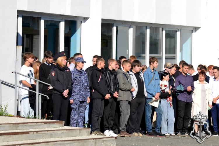 В День знаний росгвардейцы обеспечили правопорядок на праздничных мероприятиях в Курганской области