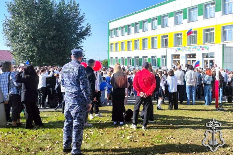В День знаний росгвардейцы обеспечили правопорядок на праздничных мероприятиях в Курганской области