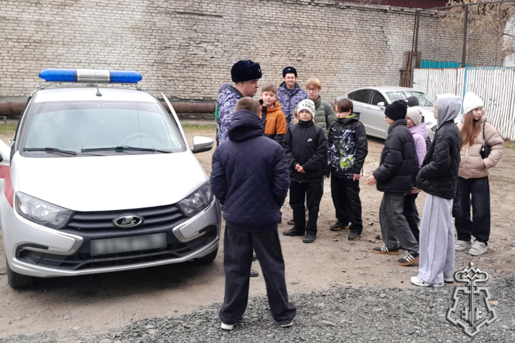 В Зауралье Росгвардия провела День открытых дверей для подшефных школьников