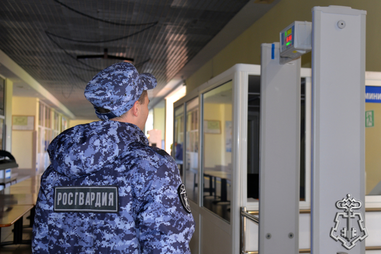 В Зауралье росгвардейцы обеспечили правопорядок на матчах ВХЛ