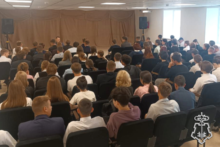  Росгвардейцы знакомят зауральских школьников с профессией защитника Отечества