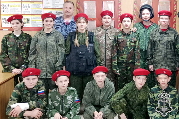 К Дню неизвестного солдата росгвардейцы провели патриотические мероприятия для зауральских школьников