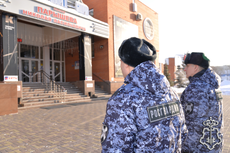 Правопорядок на матчах ВХЛ в Кургане обеспечили росгвардейцы 