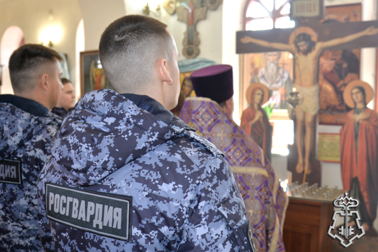 В курганском храме состоялось богослужение, посвященное Дню войск национальной гвардии