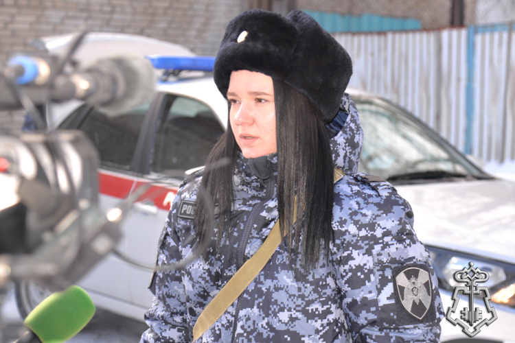 Сотрудница вневедомственной охраны Росгвардии рассказала курганским журналистам о своей профессии  (видео)