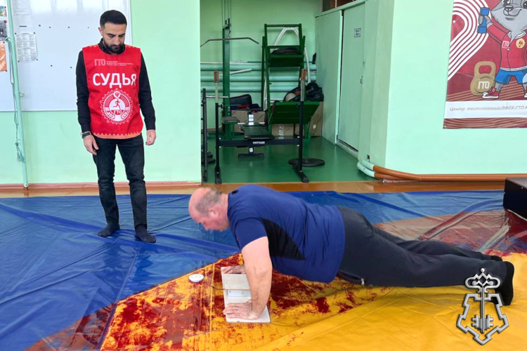 В Зауралье сотрудники вневедомственной охраны Росгвардии сдали нормативы ГТО 