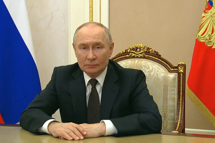 Президент России Владимир Путин поздравил росгвардейцев с Днём войск национальной гвардии (видео)