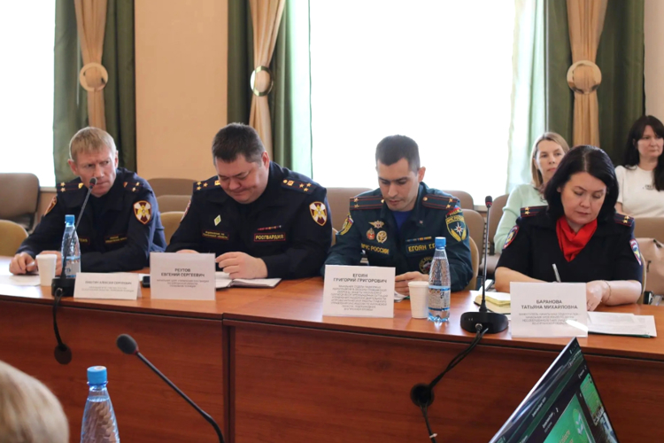 Представители Росгвардии обсудили вопросы организации летней оздоровительной кампании в Зауралье