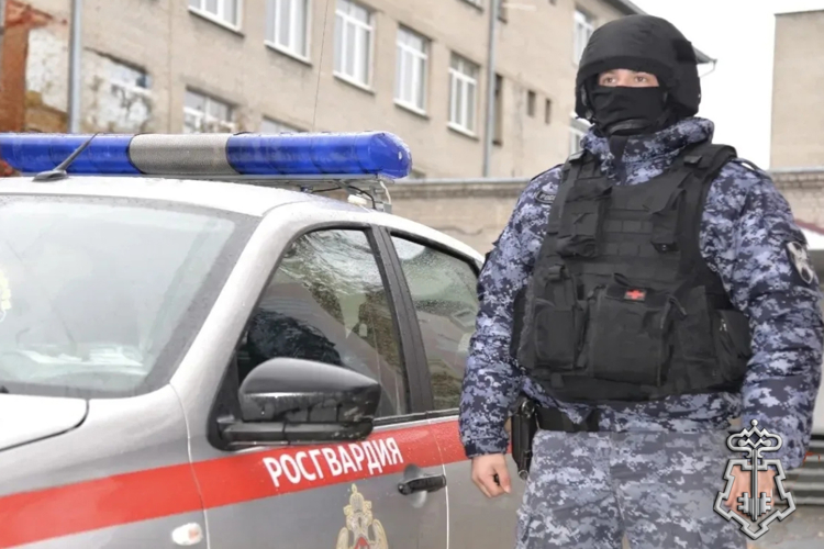 Правопорядок на Радоницу обеспечили сотрудники Росгвардии в Зауралье 