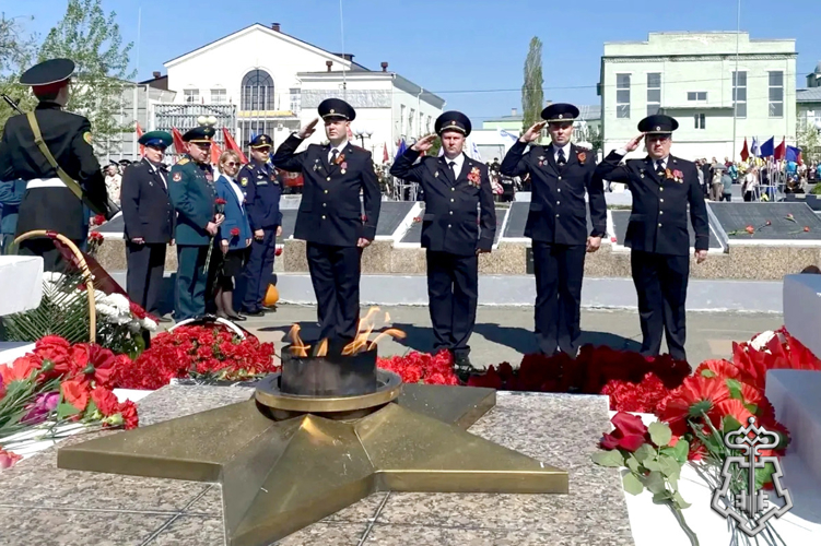 В День Победы сотрудники вневедомственной охраны Росгвардии в Зауралье почтили память защитников Отечества