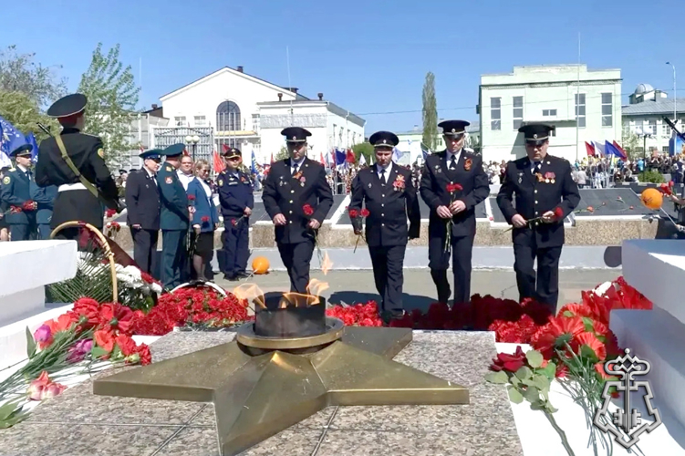 В День Победы сотрудники вневедомственной охраны Росгвардии в Зауралье почтили память защитников Отечества