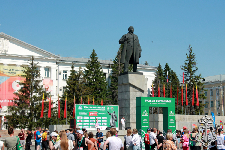Сотрудники Росгвардии обеспечили правопорядок на массовом забеге в Кургане