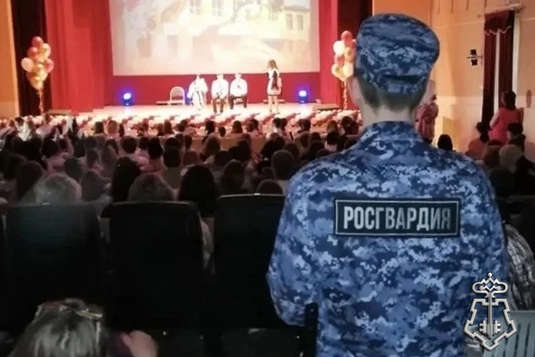 Росгвардейцы обеспечили правопорядок на школьном празднике «Последний звонок» в Зауралье