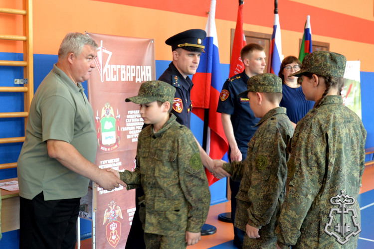 Росгвардия помогла организовать военно-спортивную игру для юнармейцев и кадетов Курганской области