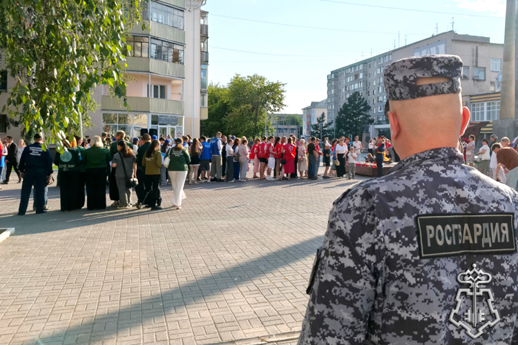 Росгвардия обеспечила безопасность в День памяти и скорби в Курганской области