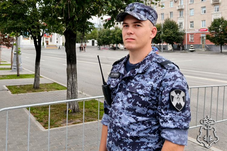 Сотрудники Росгвардии обеспечили безопасность выпускных вечеров и Дня молодежи в Зауралье