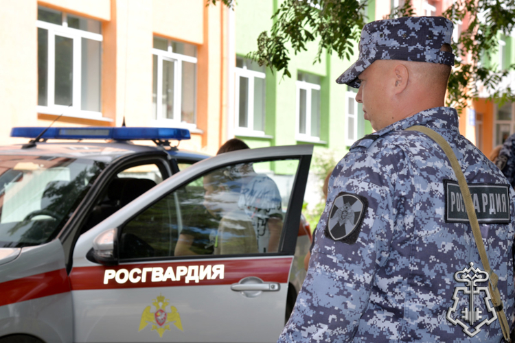 Юные жители Зауралья проводят каникулы с Росгвардией