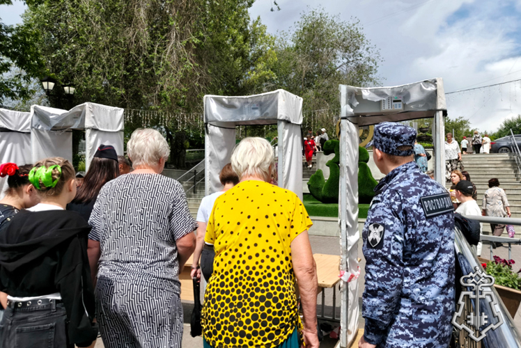 Правопорядок на региональных фестивалях в Зауралье обеспечили росгвардейцы