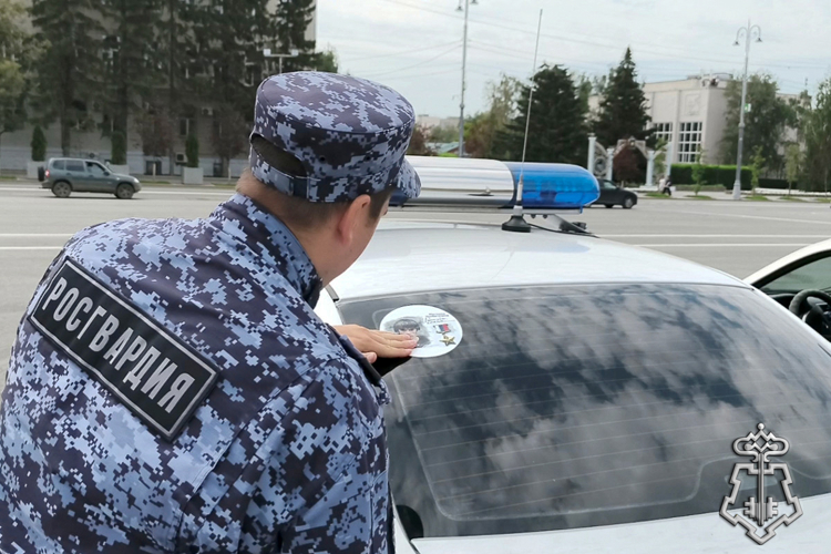 Акцию памяти Героя России Магомеда Нурбагандова провели сотрудники Росгвардии и МВД в Кургане (видео)