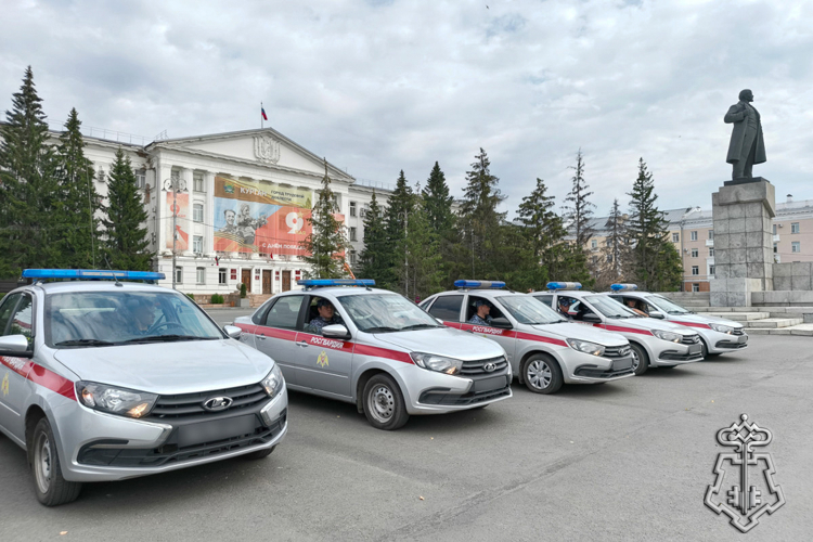 Акцию памяти Героя России Магомеда Нурбагандова провели сотрудники Росгвардии и МВД в Кургане (видео)