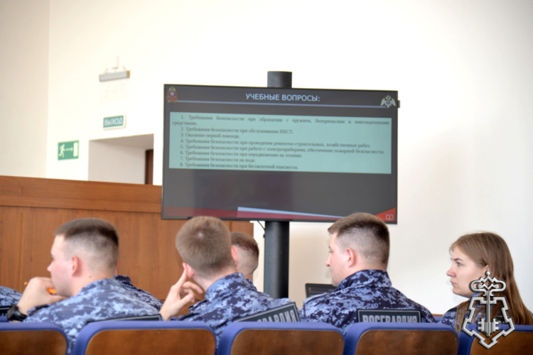 Новый период подготовки стартовал в подразделениях вневедомственной охраны Росгвардии в Зауралье