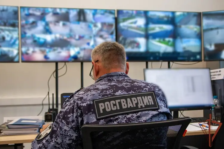 В Уральском округе Росгвардии подвели итоги обеспечения безопасности Международного молодежного фестиваля