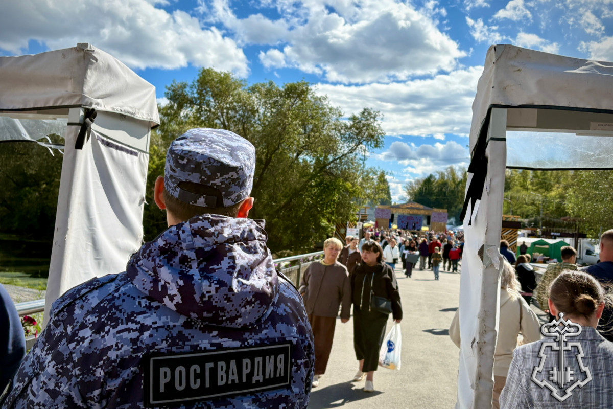 В Кургане сотрудники Росгвардии обеспечили правопорядок во время проведения праздничных мероприятий