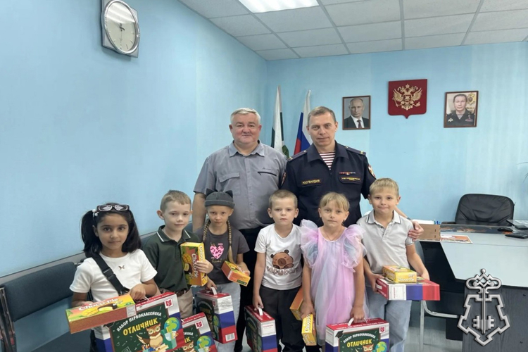 Росгвардейцы Зауралья поздравили первоклассников с Днем знаний