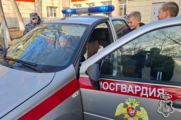 В Зауралье сотрудники вневедомственной охраны Росгвардии проводят мероприятия к профессиональному празднику